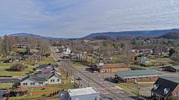 Weather camera view of Russell County Courthouse.
