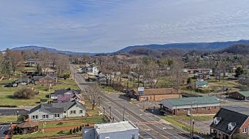 Weather camera view of Russell County Courthouse.