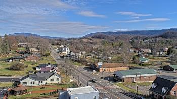 Weather camera view of Russell County Courthouse.
