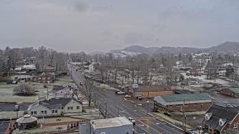 Weather camera view of Russell County Courthouse.