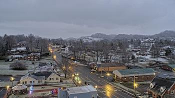 Weather camera view of Russell County Courthouse.