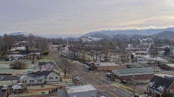 Weather camera view of Russell County Courthouse.