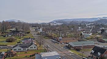 Weather camera view of Russell County Courthouse.
