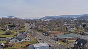 Weather camera view of Russell County Courthouse.