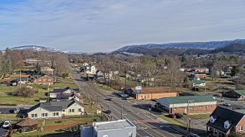 Weather camera view of Russell County Courthouse.