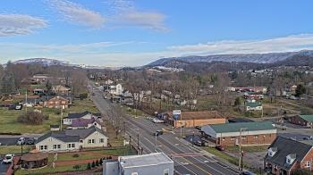 Weather camera view of Russell County Courthouse.