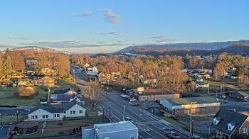 Weather camera view of Russell County Courthouse.
