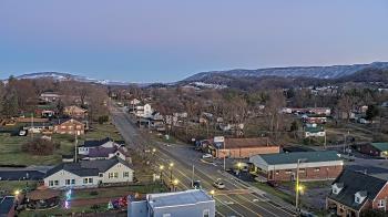 Weather camera view of Russell County Courthouse.