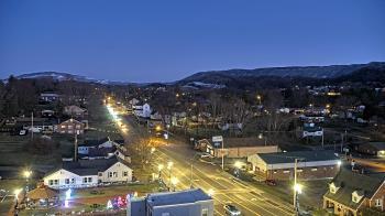 Weather camera view of Russell County Courthouse.