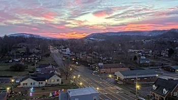 Weather camera view of Russell County Courthouse.