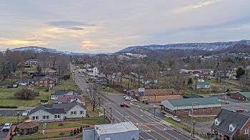 Weather camera view of Russell County Courthouse.