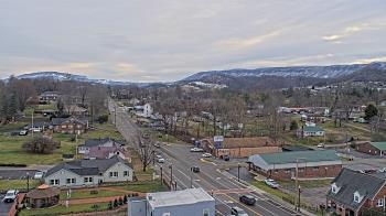 Weather camera view of Russell County Courthouse.