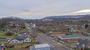 Weather camera view of Russell County Courthouse.