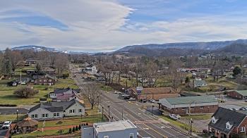 Weather camera view of Russell County Courthouse.
