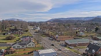 Weather camera view of Russell County Courthouse.