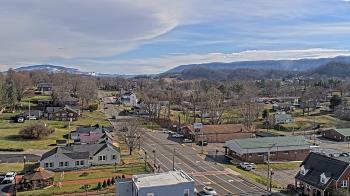 Weather camera view of Russell County Courthouse.