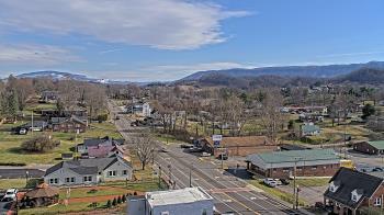 Weather camera view of Russell County Courthouse.