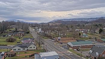 Weather camera view of Russell County Courthouse.