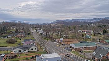 Weather camera view of Russell County Courthouse.
