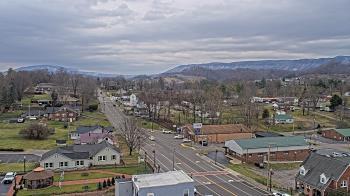 Weather camera view of Russell County Courthouse.