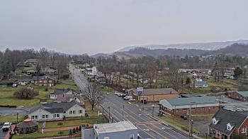 Weather camera view of Russell County Courthouse.
