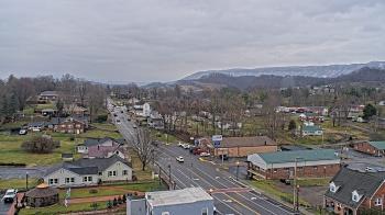 Weather camera view of Russell County Courthouse.