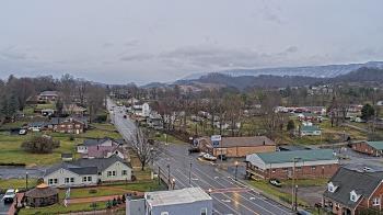 Weather camera view of Russell County Courthouse.