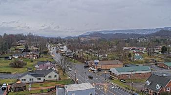 Weather camera view of Russell County Courthouse.