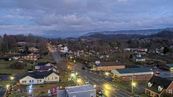 Weather camera view of Russell County Courthouse.