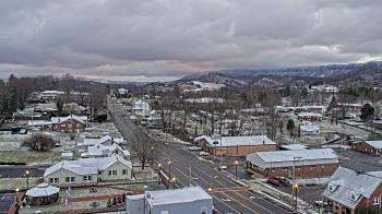Weather camera view of Russell County Courthouse.