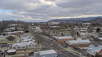 Weather camera view of Russell County Courthouse.