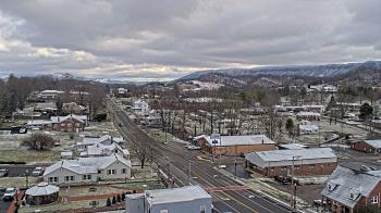 Weather camera view of Russell County Courthouse.