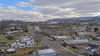 Weather camera view of Russell County Courthouse.