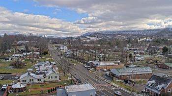 Weather camera view of Russell County Courthouse.