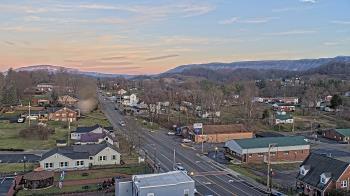 Weather camera view of Russell County Courthouse.