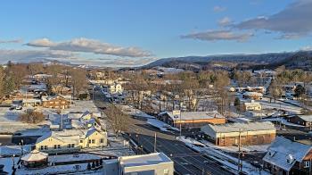 Weather camera view of Russell County Courthouse.