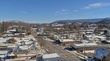 Weather camera view of Russell County Courthouse.