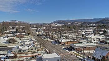 Weather camera view of Russell County Courthouse.