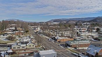 Weather camera view of Russell County Courthouse.