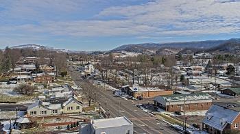 Weather camera view of Russell County Courthouse.