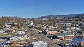Weather camera view of Russell County Courthouse.