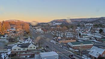 Weather camera view of Russell County Courthouse.