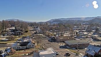 Weather camera view of Russell County Courthouse.