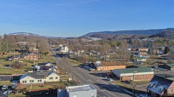 Weather camera view of Russell County Courthouse.