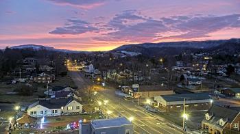 Weather camera view of Russell County Courthouse.