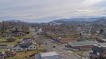 Weather camera view of Russell County Courthouse.