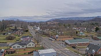 Weather camera view of Russell County Courthouse.