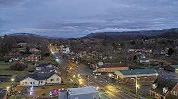 Weather camera view of Russell County Courthouse.