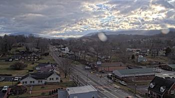 Weather camera view of Russell County Courthouse.