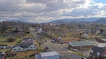 Weather camera view of Russell County Courthouse.
